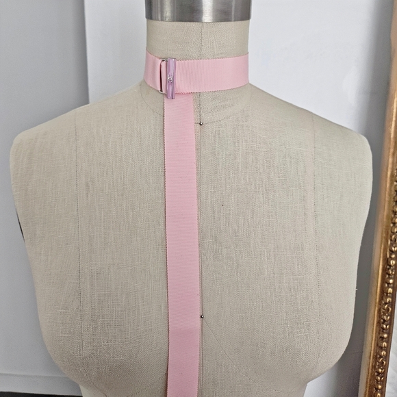 Chanel CC Logo Pink Grosgrain Enamel Belt - Picture 3 of 6